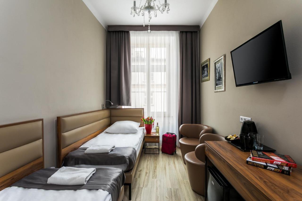 Apartament G12 *